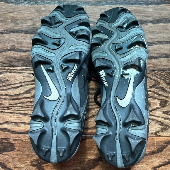 Nike Alpha Boys Football Cleats sz 5 - Picture 6 of 7